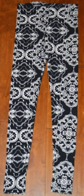 Mujer Rue 21 Blanco y Negro Geo Slip On Elastizado Leggings Pantalones Tallas XS, S Foto 1 de 2