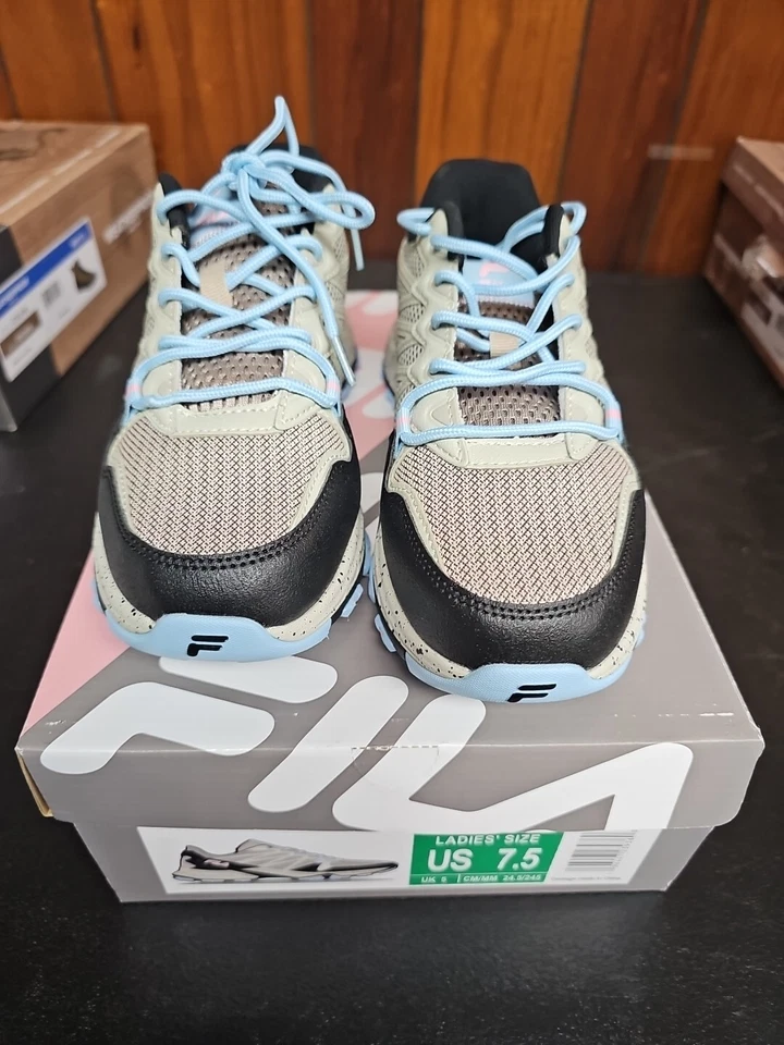 Fila Size 7.5 M QUADRIX Silver / Coral / Blue Trail Sneakers Women's Shoes