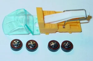 Hot Wheels Redline HEAVYWEIGHTS TOW TRUCK BED KIT w/GLASS & WHEELS -NEW! - Picture 1 of 3