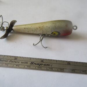 FISHING LURE SMITHWICK 2½"  VINTAGE WOOD CARROT TOP BARRACUDA STAMPED PROPELLER