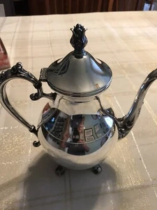 VINTAGE F B ROGERS SILVER CO 1883 PLATTIERT VERZIERT FUSS TEE KAFFEEKANNE KRUG  - Bild 1 von 24