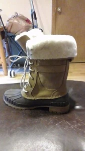 NEW KAMIK WOMENS DUCK BOOTS BROWN SHEEPSKIN LINED RUBBER SUEDE 11 - Picture 1 of 3