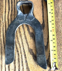 Antique Two Prong Weeder Hoe Grub Head 2 Tine Vintage Cultivator Garden Claw Old - Picture 1 of 12