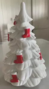 Vintage 1988 White Ceramic Musical Rotating Christmas Tree with Red Stockings 7" - Picture 1 of 9