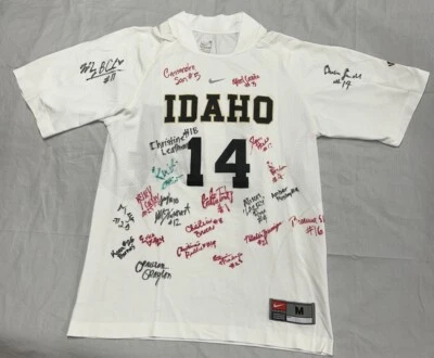 Camiseta deportiva firmada por el equipo de voleibol femenino 2010 de los vándalos de la Universidad de Idaho + camiseta M Foto 1 de 4