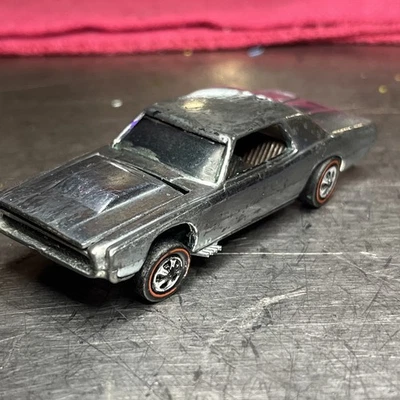 Hot Wheels Redline Custom T-Bird 1967 , Kid Paint Green, Paint Removed, Int. Blk - Image 1 of 4