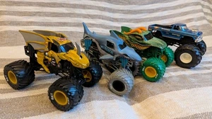 4x Bundle Hot Wheels Monster Jam 1:24 Truck Megalodon Dragon Big Foot Bakugan - Picture 1 of 8