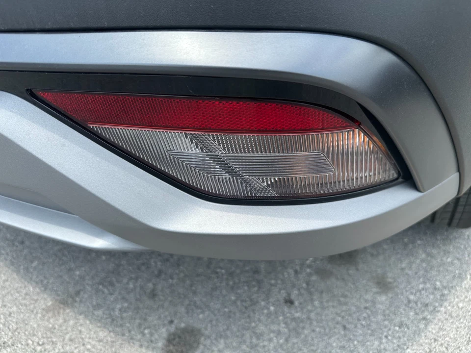 NUEVO OEM HYUNDAI TUCSON 2025-2026 LADO DEL PASAJERO LUZ DE RESPALDO TRASERA (EN PARACHOQUES) Foto 1 de 1