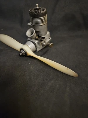 Vintage Testors McCoy 8035 .35 Serie 21 Motor mit Propeller - USA - gute Kompression - Bild 1 von 4