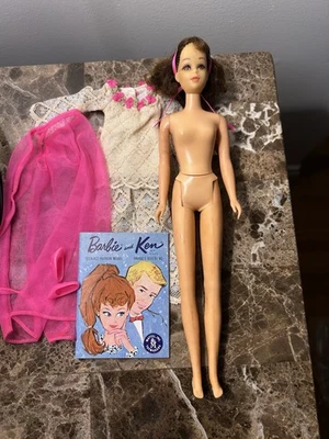 Ropa Barbie vintage mod muñeca conjunto #1791 The Lace Caper & Doll Foto 1 de 4