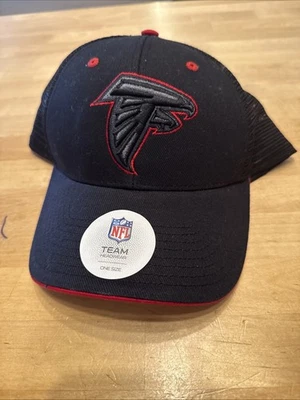 Gorra con correa trasera de los Atlanta Falcons negra con fútbol americano rojo de la NFL Foto 1 de 4
