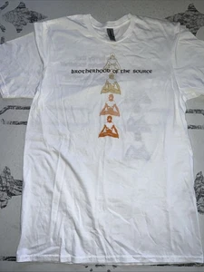 Neu ohne Etikett Brotherhood of the Source Shirt Medium weiß Quelle Familie heilige Knochen - Bild 1 von 20