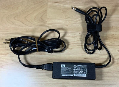 Adaptador de alimentação CA HP 608425-002 19V 1.5 A 90 W Max original do fabricante - Imagem 1 de 4