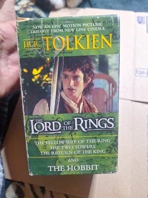 The Lord Of The Rings JRR Tolkien Box Set 4 Books (2001, Paperback)  Foto 1 de 4