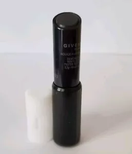 Rossetto Givenchy Rouge Interdit Vinyl Color Enhancing # 16 Noir Revelateur NUOVO - Foto 1 di 6