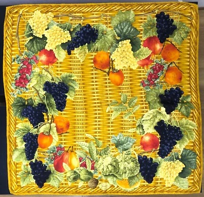 Bufanda de seda vintage GUCCI 86 cm 34 pulgadas cesta de frutas oro amarillo uvas cuadrada Italia Foto 1 de 4
