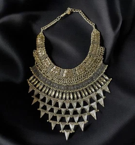Collana dichiarazione bavaglino metallo argento utensili e taglio artigianale scultura pesante - Foto 1 di 8