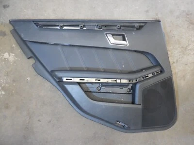 Tapicería de panel de tarjeta de puerta trasera izquierda 2127300970 10-13 Mercedes Benz W212 E550 E350 Foto 1 de 4