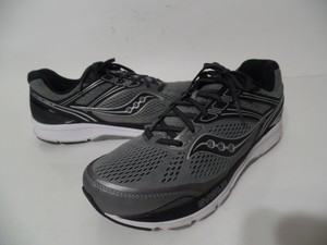 saucony slip resistant shoes