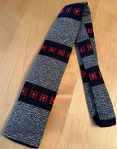 VINTAGE THE BUTTERFLY BY WEMBLY FLORAL SQUARE MENS TIE WEDDING BUSINESS - Picture 1 of 3