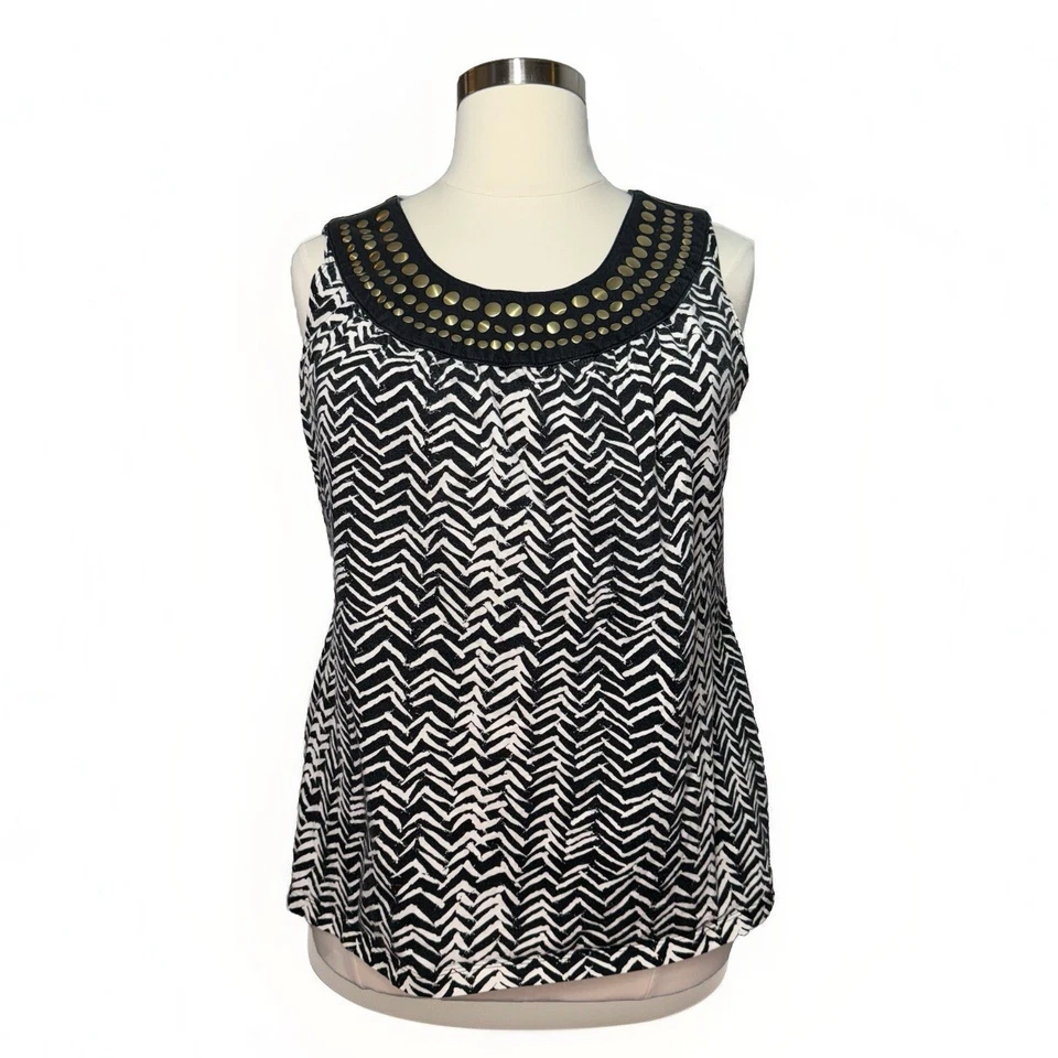 Studio Works Top Women’s Size 2X Black & White Sleeveless Chevron Studded Collar Foto 1 de 4