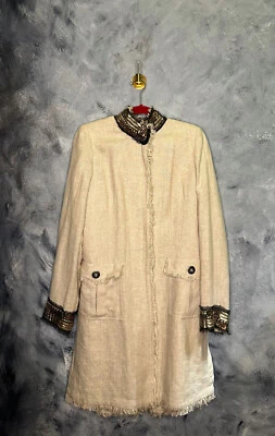 Abrigo de lino con lentejuelas y cuentas Foto 1 de 4