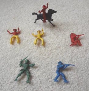 7 Vintage Lido Plastic figures - 3 Swivel Cowboys plus Horse, Knight, Indian - Picture 1 of 3