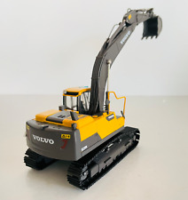 VOLVO EC220D Crawler Excavator 1:50 Diecast