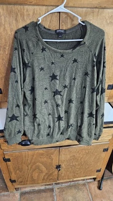 Suéter de mujer David Bitton Buffalo manga larga grande verde estrellas azules Foto 1 de 4