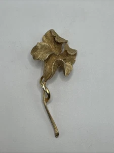 Vintage Large Lily Brooch Gold Tone. Marked CORO - Picture 1 of 4