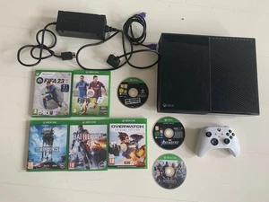 Xbox One Bundle X8 Games X1 Controller Model 1540 500GB FIFA 23 Overwatch - Picture 1 of 16