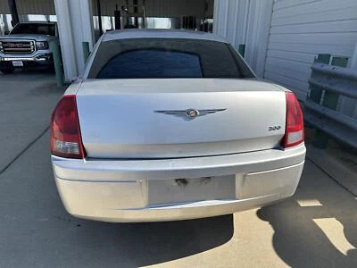 Brazo de control inferior trasero derecho usado para: Chrysler 300 2007 puntera trasera li Foto 1 de 4