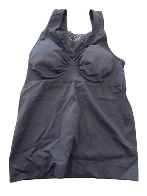 Camiseta sin mangas Rhonda Shear sin costuras con inserción de encaje y almohadillas extraíbles talla pequeña negra Foto 1 de 4