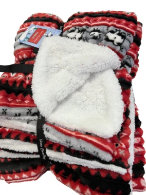 VERA BRADLEY + PEANUTS SNOOPY FAIR ISLE ACOGEDORA MANTA SHERPA 72" X 50" Foto 1 de 3