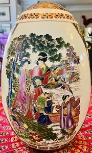 Huevo de porcelana Royal Satsuma estilo geisha Ware pintado a mano 18 pulgadas de alto, China - Imagen 1 de 12