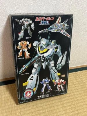 Imai Conversion Macross Transformation Valkyrie VF-1S/J/A Max Milia Ver. Figure - Image 1 of 4