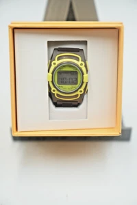 TICCI Digitale Sportuhr Schwarz Gelb Kinder Timer Alarm Wasserdicht Neu - Bild 1 von 5