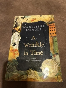 A Wrinkle in Time by Madeleine L'Engle - Paperback - Picture 1 of 2