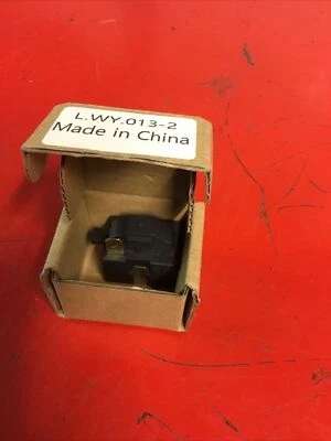 Relé de arranque P6R8MC para refrigerador y deshumidificador LG Magic Chef Foto 1 de 4