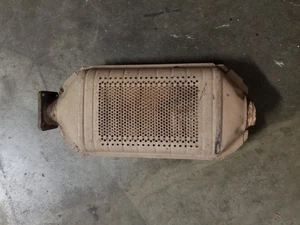 52018103 Chrysler catalytic converter Scrap - Picture 1 of 5