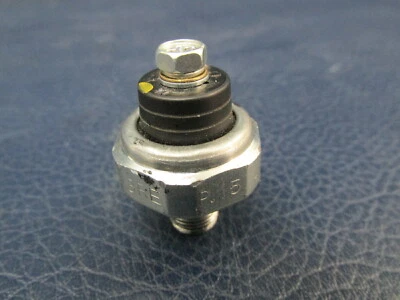 Interruptor de presión de aceite OEM HONDA ST1300 PA 03-18 Foto 1 de 3