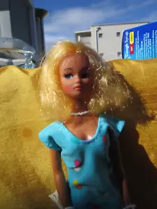 NICE VINTAGE BARBIE,UNEEDA, SUZETTE, IDEAL CLONE DOLL WEARING NICE OUTFIT &SHOES - Picture 1 of 6