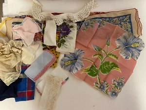 Vintage Embroidered Printed Ladies Handkerchiefs Lace Hanky Hankie Floral Ect. - Picture 1 of 14