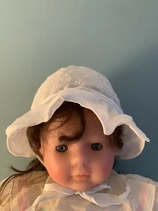 Vintage Eyelet Lace Baby Bonnet Doll Bonnet - Lace Trim Scalloped Lined White - Picture 1 of 11