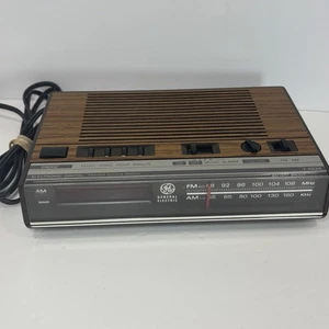 Reloj Despertador Radio AM/FM Panasonic Modelo No. RC-65 probado y funcionando vintage - Imagen 1 de 8