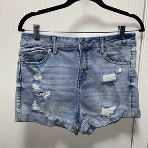 Pantaloncini jeans Altar’d State lavaggio leggero elasticizzati invecchiati 28 - Foto 1 di 7