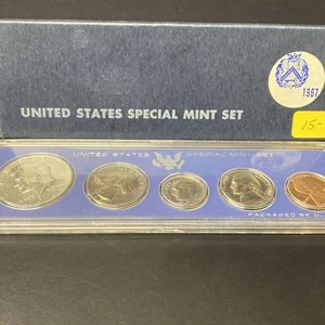 1967 US Special Mint Set SMS 5 Coins with 40% Silver Kennedy Half Dollar and Box - Picture 1 of 11