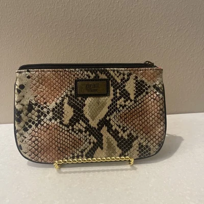 GIGI HILL WRISTLET ABSOLUTELY BEAUTIFUL MUST HAVE LOOK - Image 1 of 4