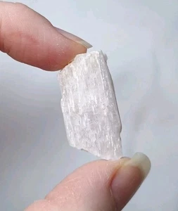Weiß Rosa Farbton Kunzit Kristall Unpoliert Heil Edelstein Mineral Unbehandelt (K2 - Bild 1 von 5
