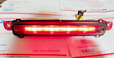 Tercera luz de freno LED de montaje alto 22909969 Chevrolet Malibu 2013-2015 Foto 1 de 4
